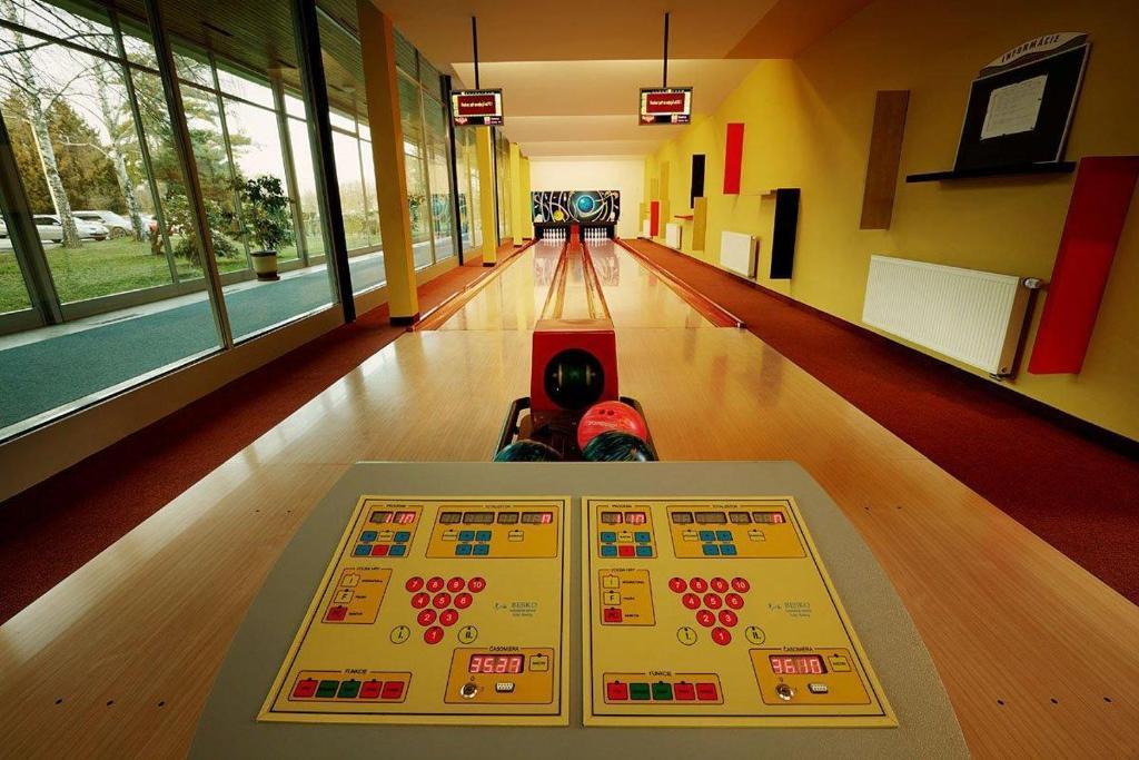 Kupelny Hotel Rubin ドゥディンツェ エクステリア 写真